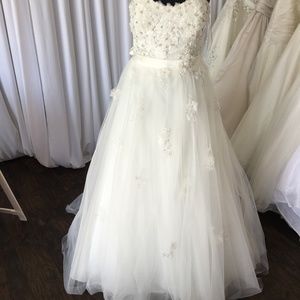 NWT Alfred Angelo Snow White wedding dress